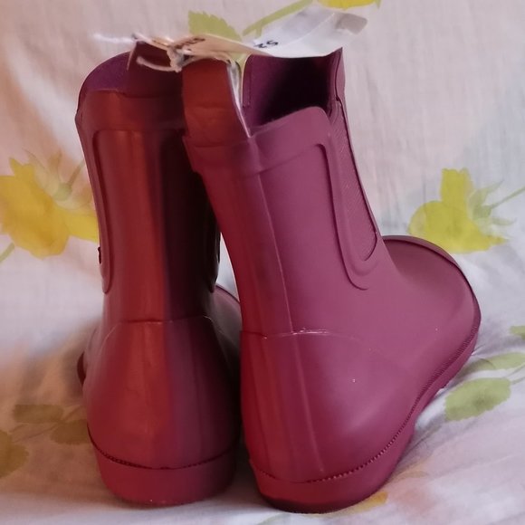 Cat & Jack Rain Boots/ Snow Boots Sizes: 2,  Burgundy  NWOB - Picture 5 of 13